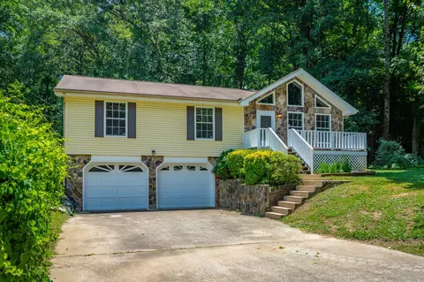 7222 S Wolftever Dr, Ooltewah, TN 37363