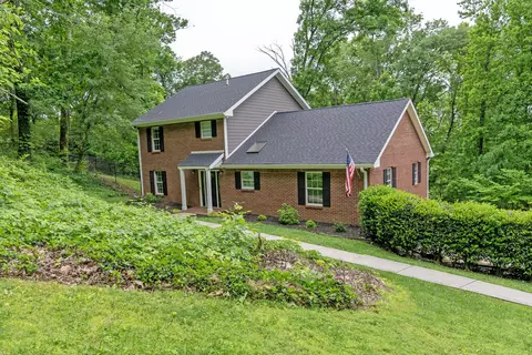 2111 Colonial Pkwy Dr, Chattanooga, TN 37421