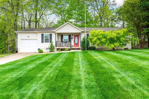 1015 Harvest Knoll Ln, Soddy Daisy, TN 37379