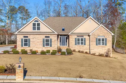 3925 Timber Trace Dr, Ooltewah, TN 37363