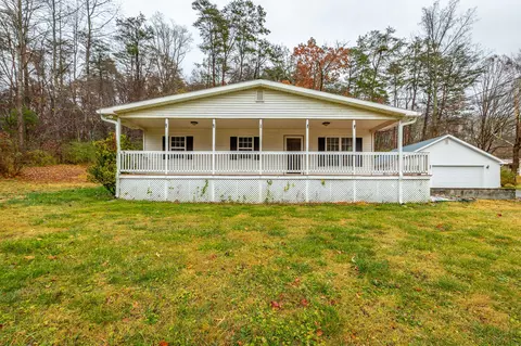 10954 Loop Rd, Soddy Daisy, TN 37379