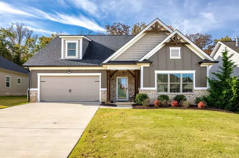 7459 White Pine Dr, Ooltewah, TN 37363