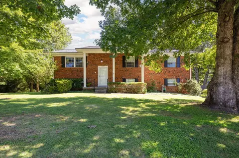 2511 Dowler Cir, Signal Mountain, TN 37377