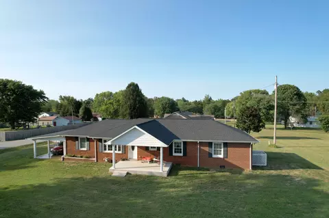 700 Sylvian Dr, Lafayette, TN 37083