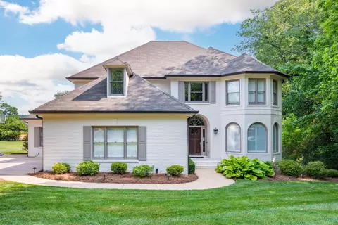 2003 Riverwood Dr, Hixson, TN 37343