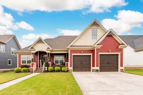 8629 Seven Lakes Dr #10, Ooltewah, TN 37363
