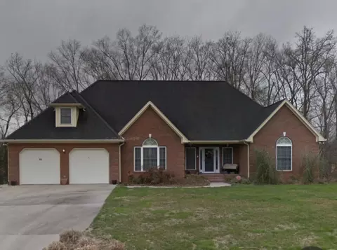 8512 Streamside Dr, Ooltewah, TN 37363