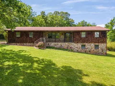 2201 Driftwood Rd, Soddy Daisy, TN 37379