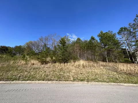 1036 Trojan Run Dr, Soddy Daisy, TN 37379