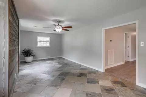 8220 Iris Dr, Chattanooga, TN 37421 photo 5
