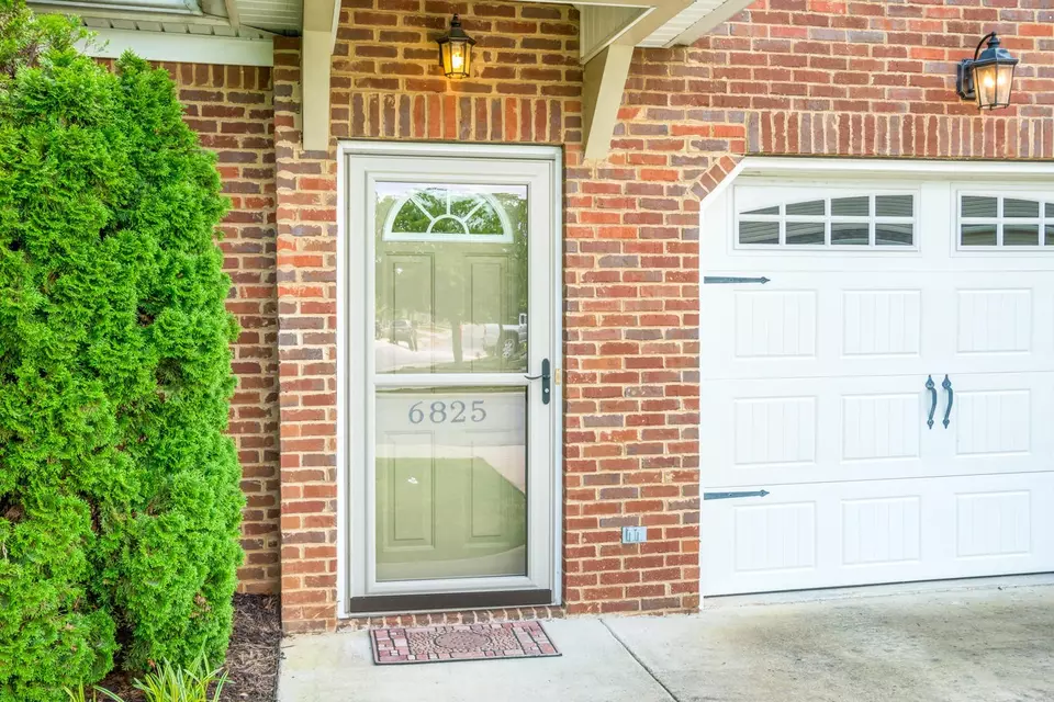  6825 Village Lake Cir, Chattanooga, TN 37412 photo 4