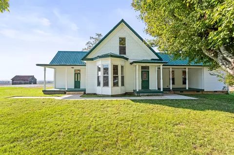 476 Peabody Rd, Winchester, TN 37398