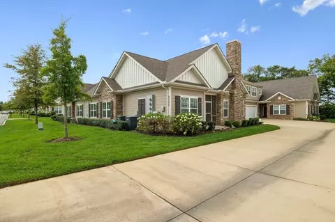 2220 Stonecenter Ln, Murfreesboro, TN 37128
