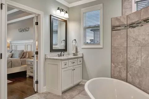 Bath - 2008 Imagine Cir, Spring Hill, TN 37174 photo 5 of 8