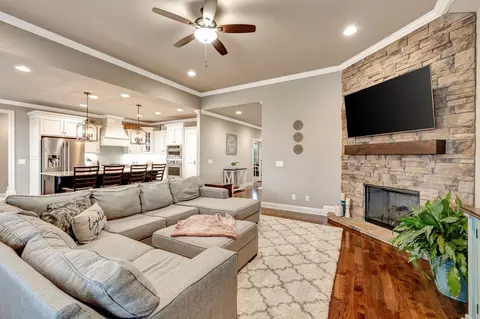 Living - 2008 Imagine Cir, Spring Hill, TN 37174 photo 1 of 4