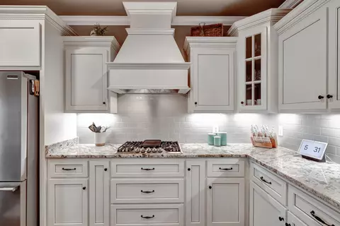 Kitchen - 2008 Imagine Cir, Spring Hill, TN 37174 photo 3 of 5