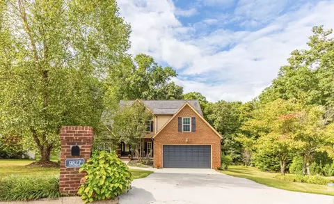 9827 Shoreline Heights Dr, Soddy Daisy, TN 37379