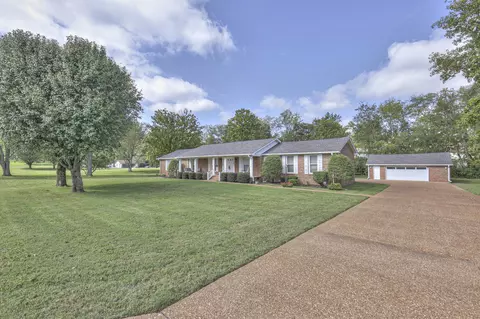 1703 Cook Dr, Lebanon, TN 37087