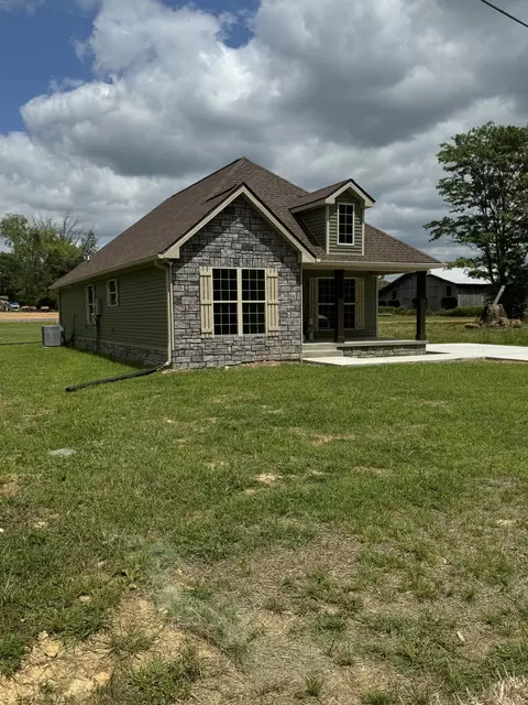 112 Mazie Dr, Lafayette, TN 37083