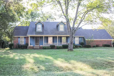 1429 Twin Feather Dr, Murfreesboro, TN 37129