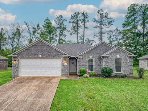 89 Little Brook Ln, Jackson, TN 38305