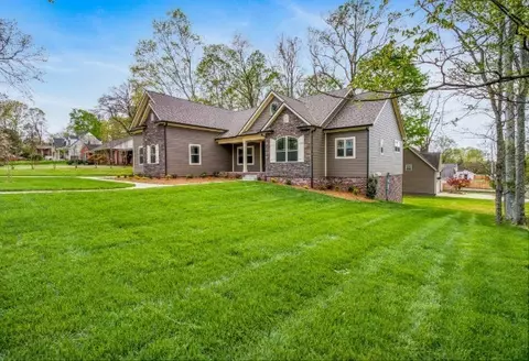 200 Trahern Ln, Clarksville, TN 37040