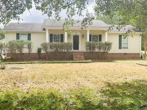 211 Woodland Dr, Shelbyville, TN 37160