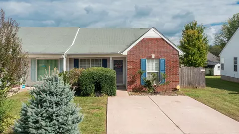 1633 Beaconcrest Cir, Murfreesboro, TN 37128