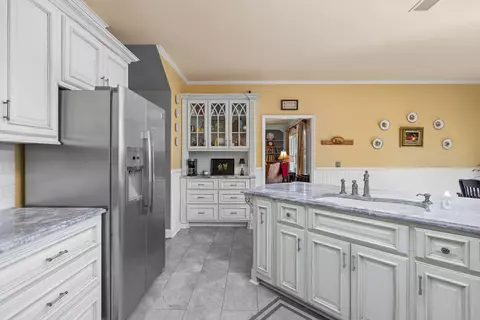 Kitchen - 90 Cedar Point Ln, Killen, AL 35645 photo 4 of 5