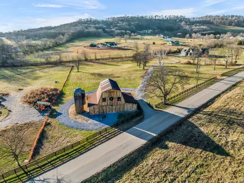 2225 Skinner Rd, Arrington, TN 37014