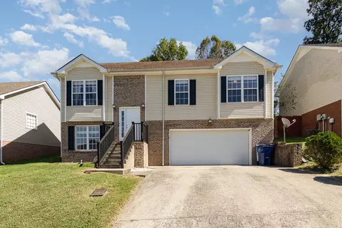 637 Foxfield Dr, Clarksville, TN 37042