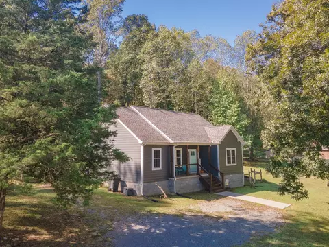 1387 Dawson Rd, White Bluff, TN 37187