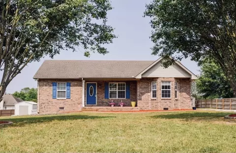 120 Irish Oaks Dr, Portland, TN 37148