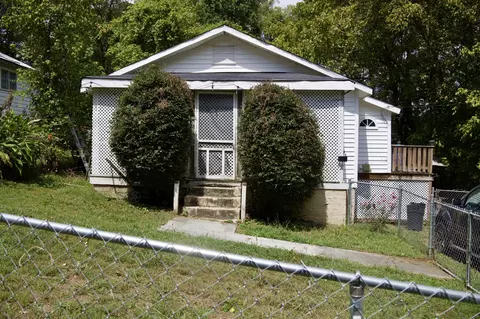 60 Orchard Ave, Rossville, GA 30741