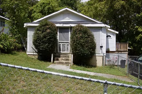 60 Orchard Ave, Rossville, GA 30741