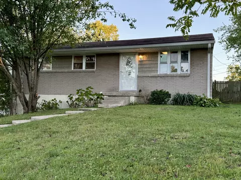 2016 Delia Dr, Clarksville, TN 37042