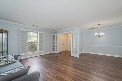 Living - 910 E Northfield Blvd, Murfreesboro, TN 37130 photo 1 of 7
