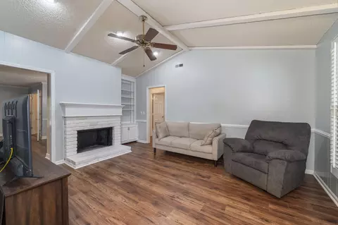Living - 910 E Northfield Blvd, Murfreesboro, TN 37130 photo 7 of 7