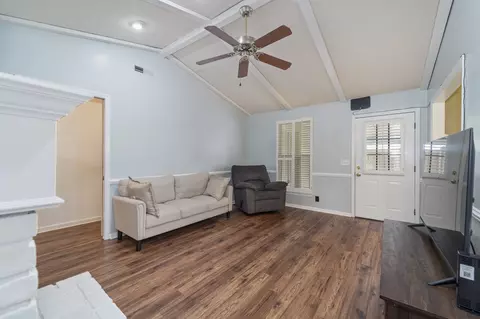 Living - 910 E Northfield Blvd, Murfreesboro, TN 37130 photo 6 of 7