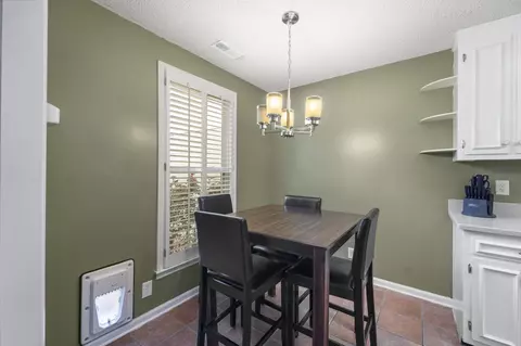 Dining - 910 E Northfield Blvd, Murfreesboro, TN 37130 photo 2 of 2