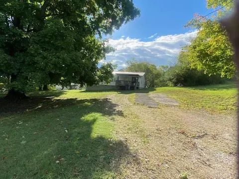 4364 Hawkins Dr, Westmoreland, TN 37186