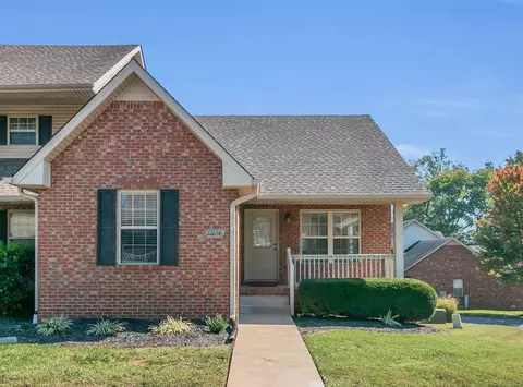 135 Excell Rd #1104, Clarksville, TN 37043