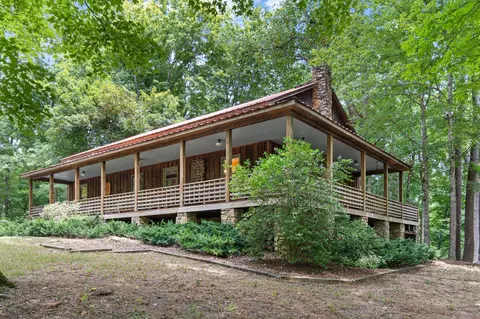 2935 Leatherwood Rd, Williamsport, TN 38487