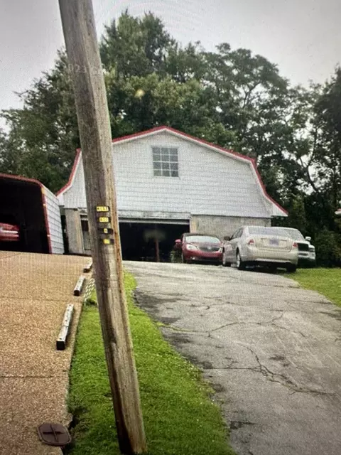 3012 Sumner Dr, Westmoreland, TN 37186