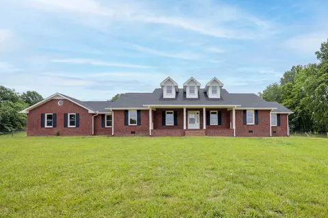 4661 E Robertson Rd, Cross Plains, TN 37049