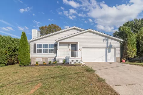 320 Lake Forest Dr, La Vergne, TN 37086