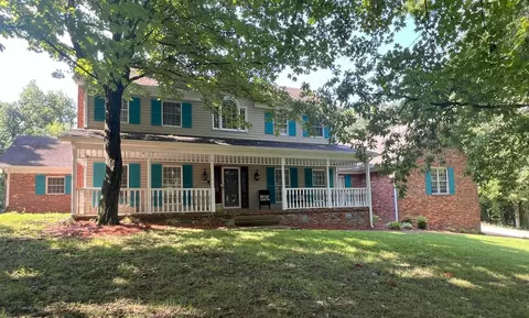 1122 Longview Dr, Hendersonville, TN 37075