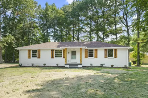 400 Kathleen Dr, Cedar Hill, TN 37032