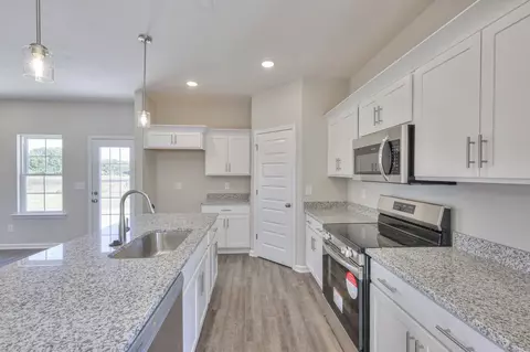 137 Bartow Dr, Decherd, TN 37324 photo 9