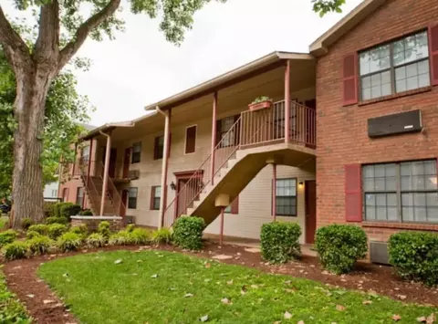 907 18th Ave S #201, Nashville, TN 37212